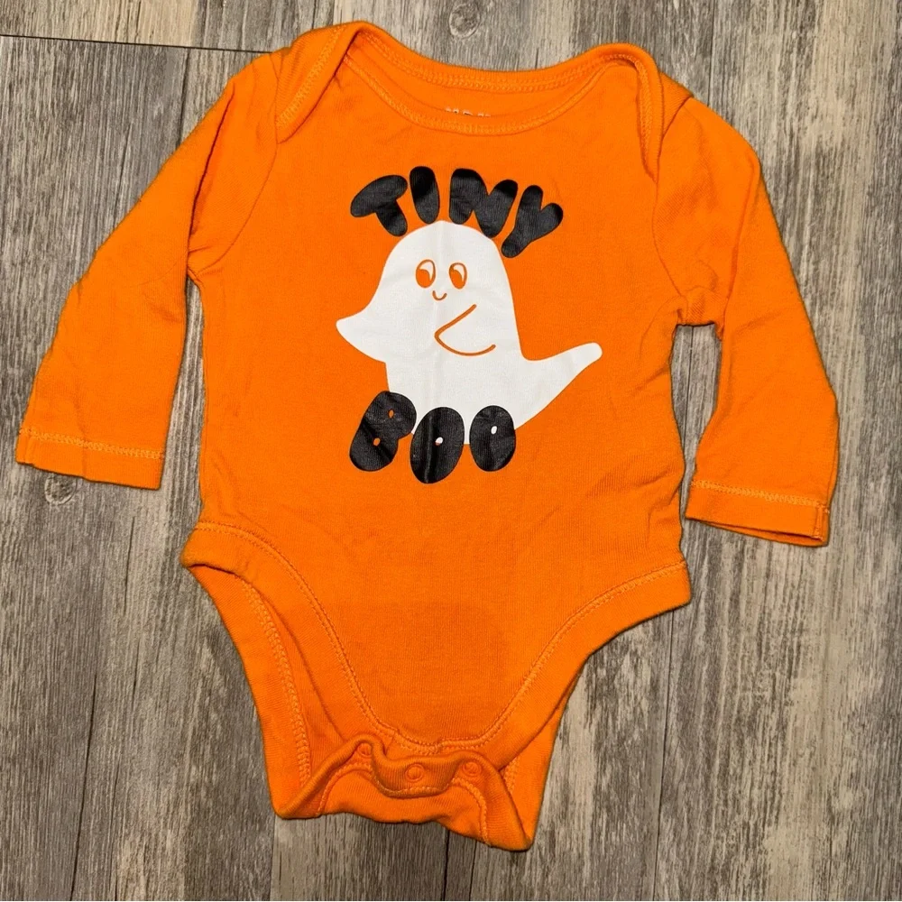 ☀️6/$20☀️ Old Navy Tiny Boo Onesie
